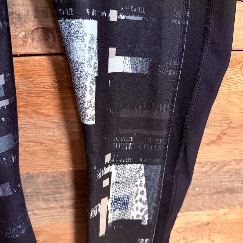 Under Armour leggings - Picture 2 of 4